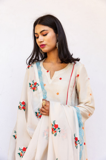 Amaira White Straight Kurta Set