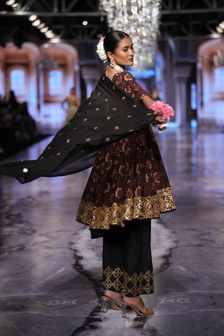 Aisha Black Anarkali