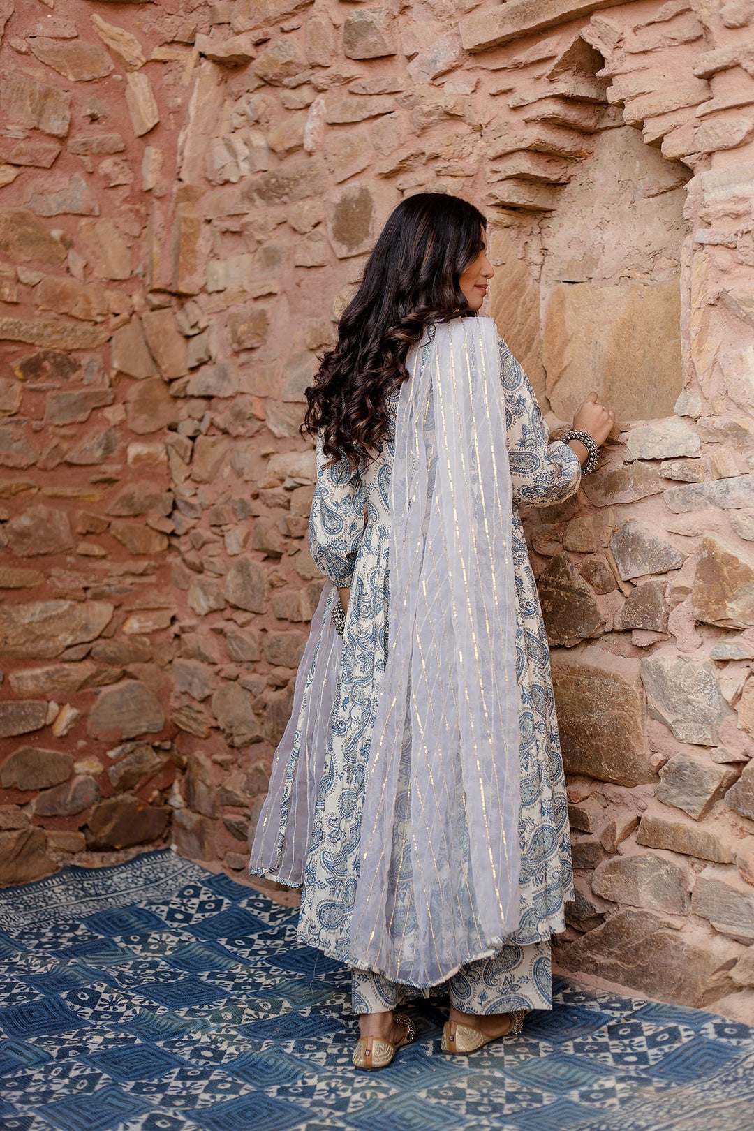 Bisa White Anarkali