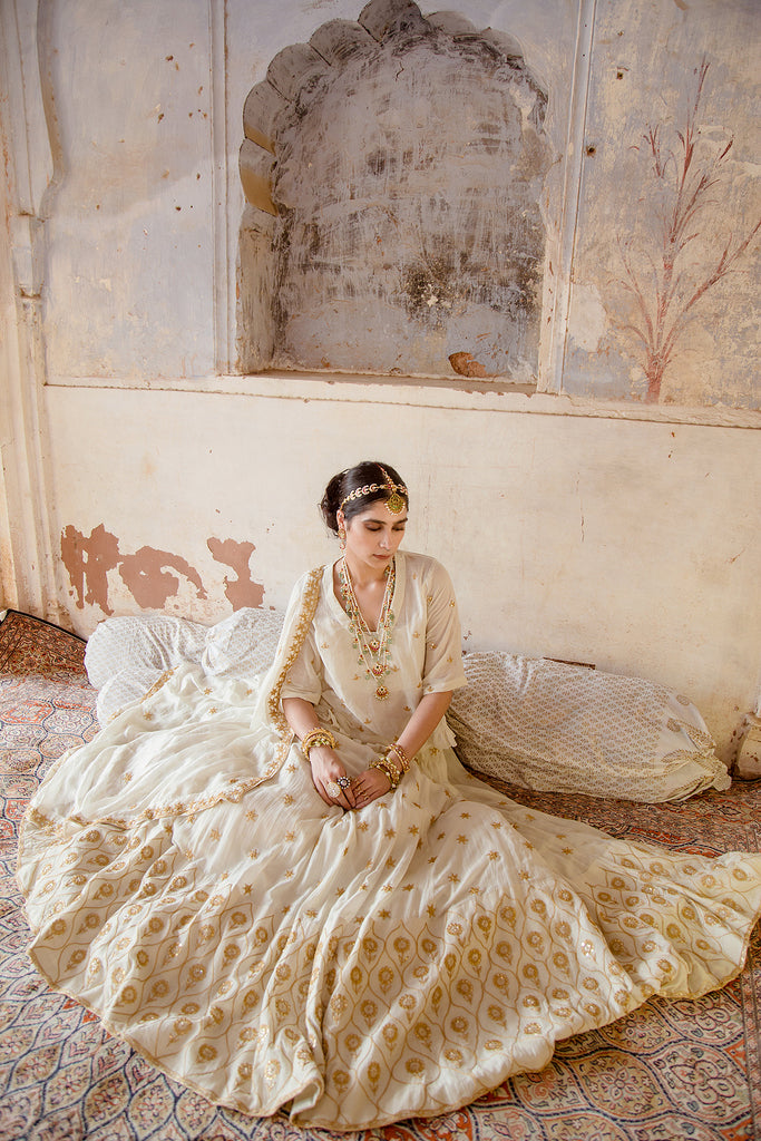 Heer Ivory Lehenga Gulabo Jaipur 2395